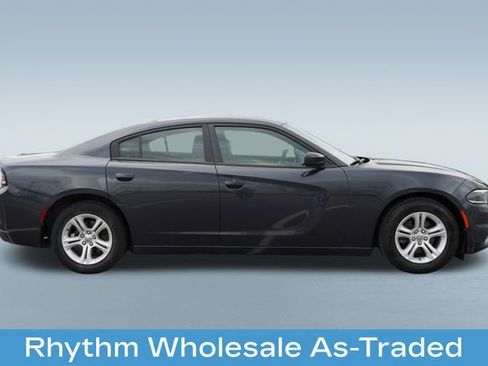 Used 2018 Dodge Charger SXT RWD image 9