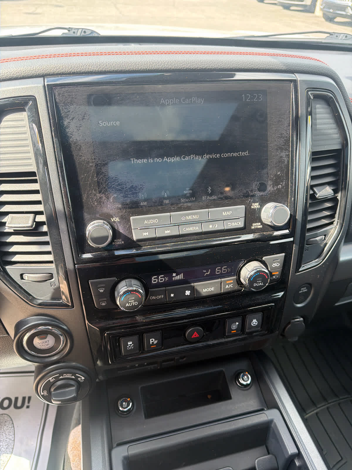 Used 2021 Nissan Titan PRO-4X w/ Pro-4x Convenience Package AWD/4WD image 15
