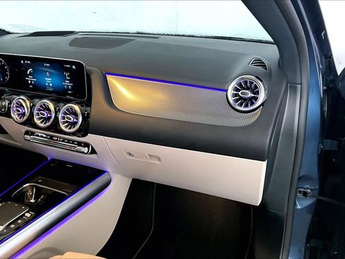 Used 2021 Mercedes-Benz GLA 250 4MATIC image 17