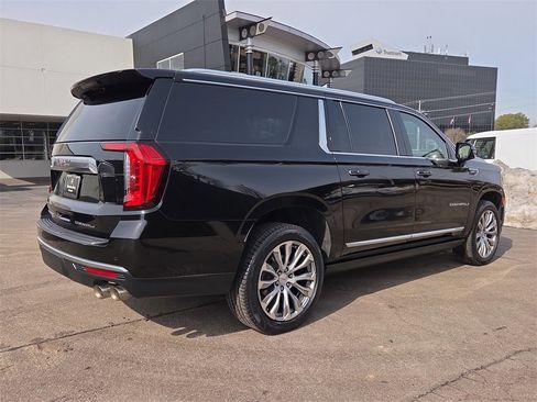 Used 2021 GMC Yukon XL Denali w/ Denali Premium Package image 5
