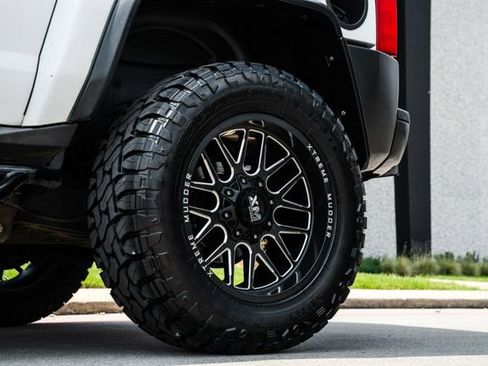 Used 2009 HUMMER H3 Alpha image 37