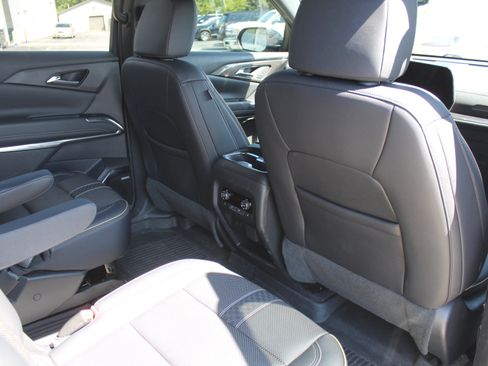 Certified 2025 Chevrolet Traverse High Country w/ LPO, Floor Liner Package AWD/4WD image 27