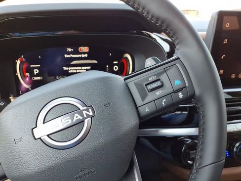 New 2026 Nissan Pathfinder Platinum AWD/4WD image 11