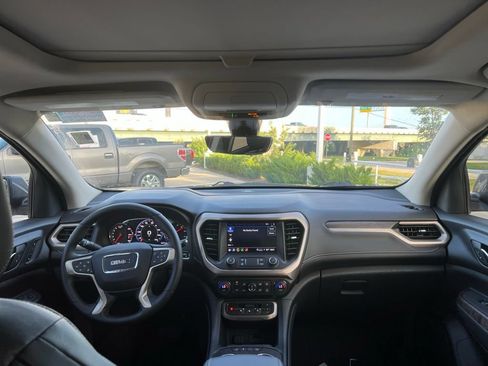 Used 2023 GMC Acadia Denali w/ Denali Technology Package FWD image 15