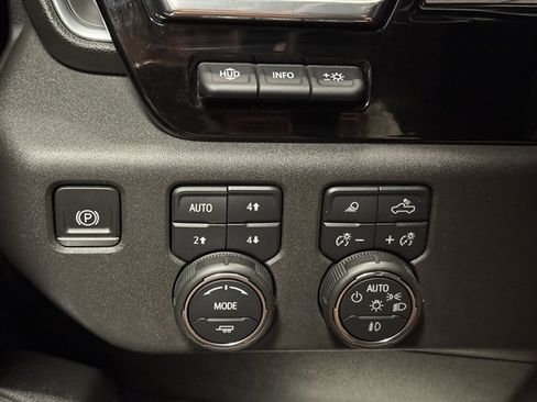 Used 2023 Chevrolet Silverado 1500 LTZ w/ LTZ Premium Package AWD/4WD image 34