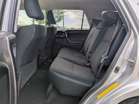 Used 2018 Toyota 4Runner TRD Off-Road AWD/4WD image 28
