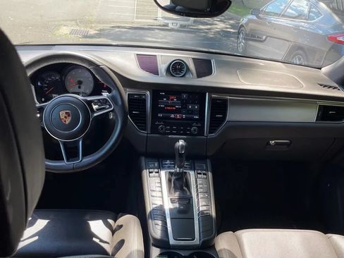 Used 2017 Porsche Macan S AWD/4WD image 8