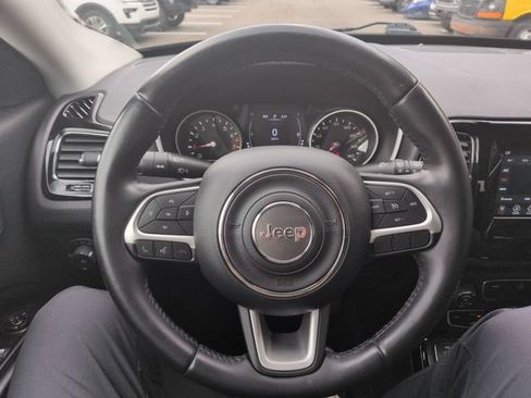 Used 2019 Jeep Compass Latitude FWD image 31