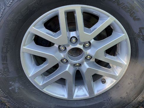 Used 2019 Nissan Frontier SV AWD/4WD image 8