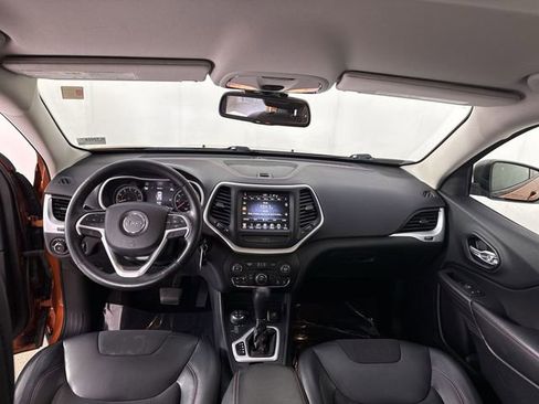Used 2015 Jeep Cherokee Trailhawk w/ Cold Weather Group AWD/4WD image 21