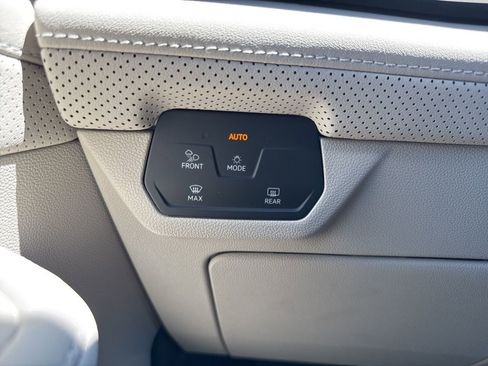 New 2026 Volkswagen Atlas SE image 32