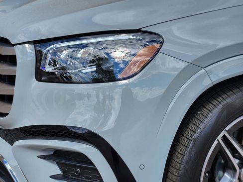 Used 2025 Mercedes-Benz GLS 450 GLS 450 image 8