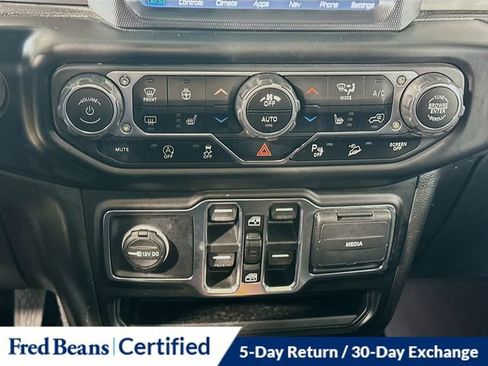 Used 2020 Jeep Wrangler Unlimited Sahara image 20