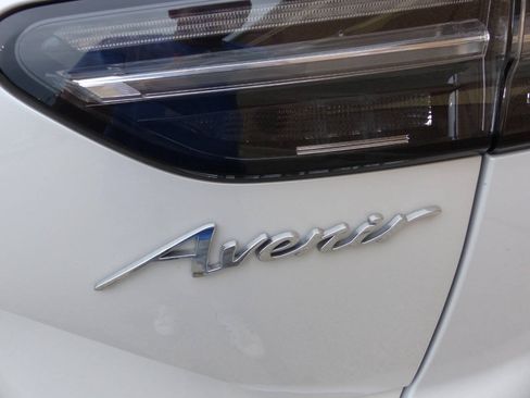 Used 2023 Buick Envision Avenir AWD/4WD image 9