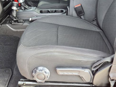 Used 2022 Jeep Wrangler Unlimited Sport image 23