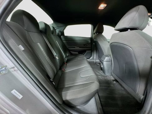 Used 2025 Hyundai Elantra Sport FWD image 28