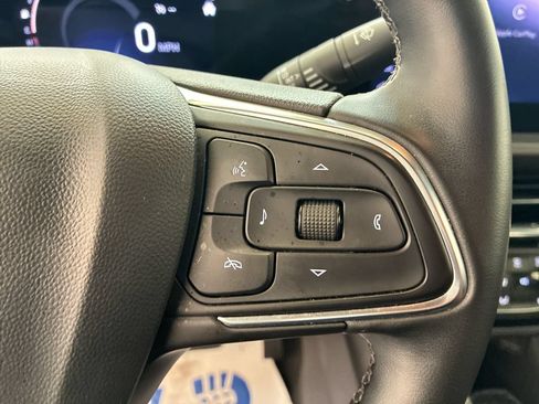 Used 2024 Buick Envista Sport Touring w/ Convenience I Package FWD image 23