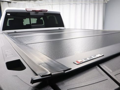 Used 2024 Chevrolet Silverado 2500 ZR2 w/ Technology Package image 17