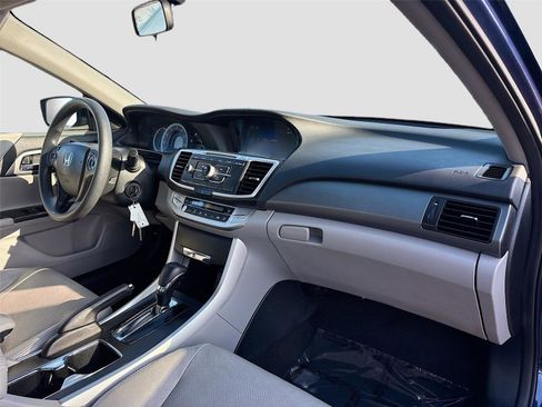 Used 2013 Honda Accord LX image 28