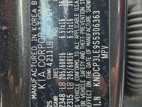 Used 2025 Kia Niro LX FWD image 8