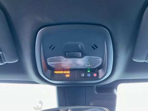 Used 2025 Buick Envista Sport Touring image 16