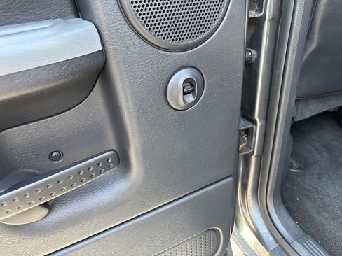 Used 2004 Dodge Ram 1500 Truck SLT w/ Security Group w/ Alarm AWD/4WD image 30