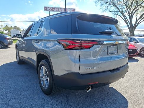 Used 2023 Chevrolet Traverse LT w/ Rear Camera Mirror Package AWD/4WD image 5