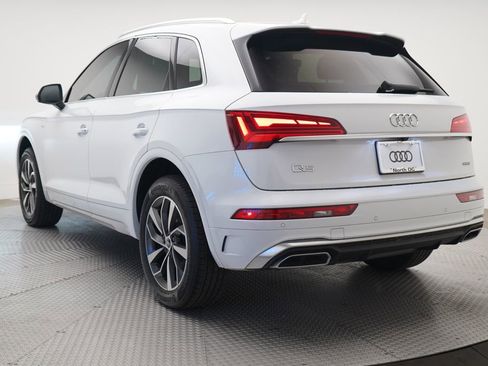 Used 2023 Audi Q5 2.0T Premium w/ Convenience Package AWD/4WD image 3