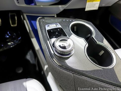 New 2026 Cadillac Optiq Luxury 2 image 18