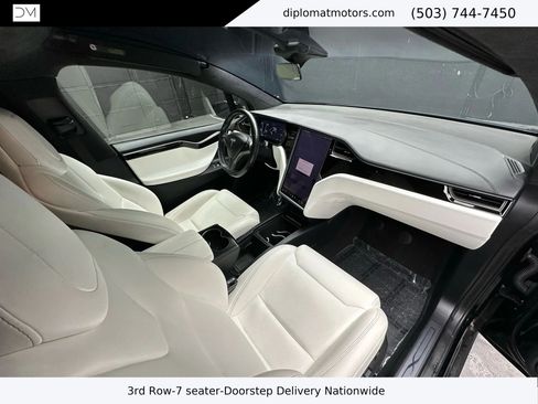 Used 2019 Tesla Model X 75D image 19
