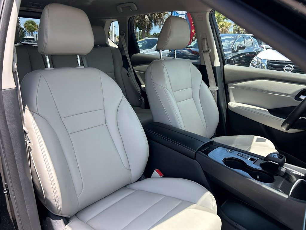 Certified 2024 Nissan Rogue SL FWD image 46