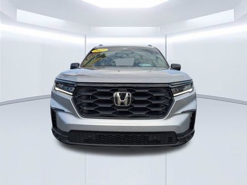 Used 2025 Honda Pilot Sport image 9