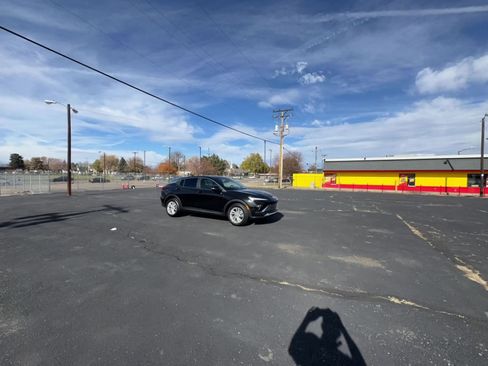 Used 2025 Buick Envista Preferred image 9