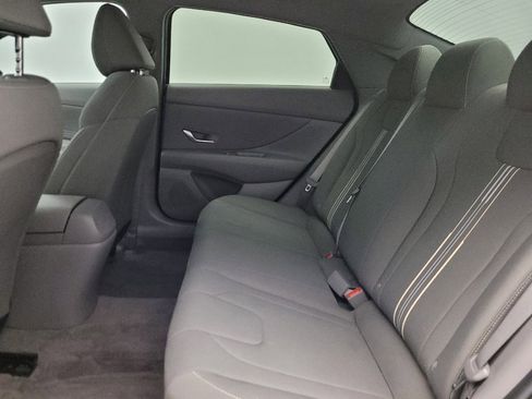 Used 2023 Hyundai Elantra SEL w/ Convenience Package FWD image 18