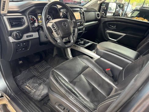 Used 2017 Nissan Titan PRO-4X w/ Pro-4x Convenience Package AWD/4WD image 15