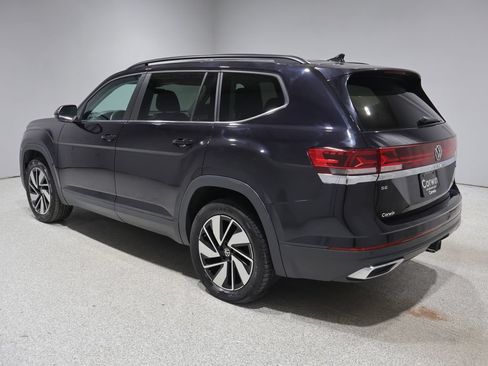 Used 2024 Volkswagen Atlas SE AWD/4WD image 4