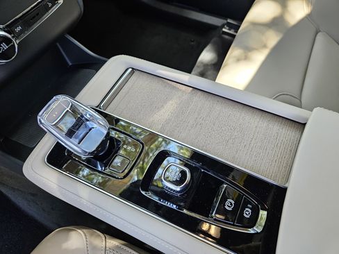 New 2026 Volvo XC90 B6 Plus image 31