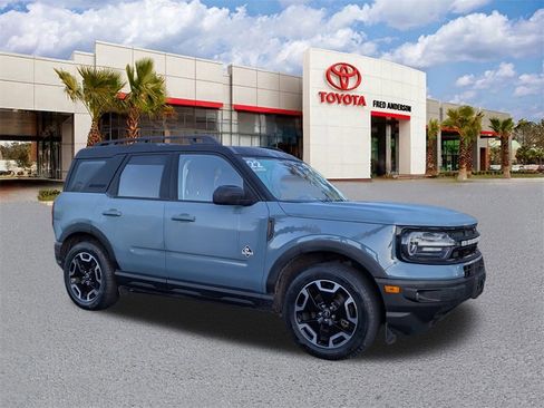 Used 2022 Ford Bronco Sport Outer Banks w/ Tech Package image 2