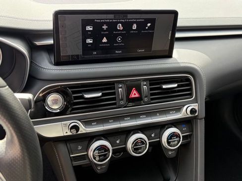 Used 2022 Genesis G70 2.0T image 16