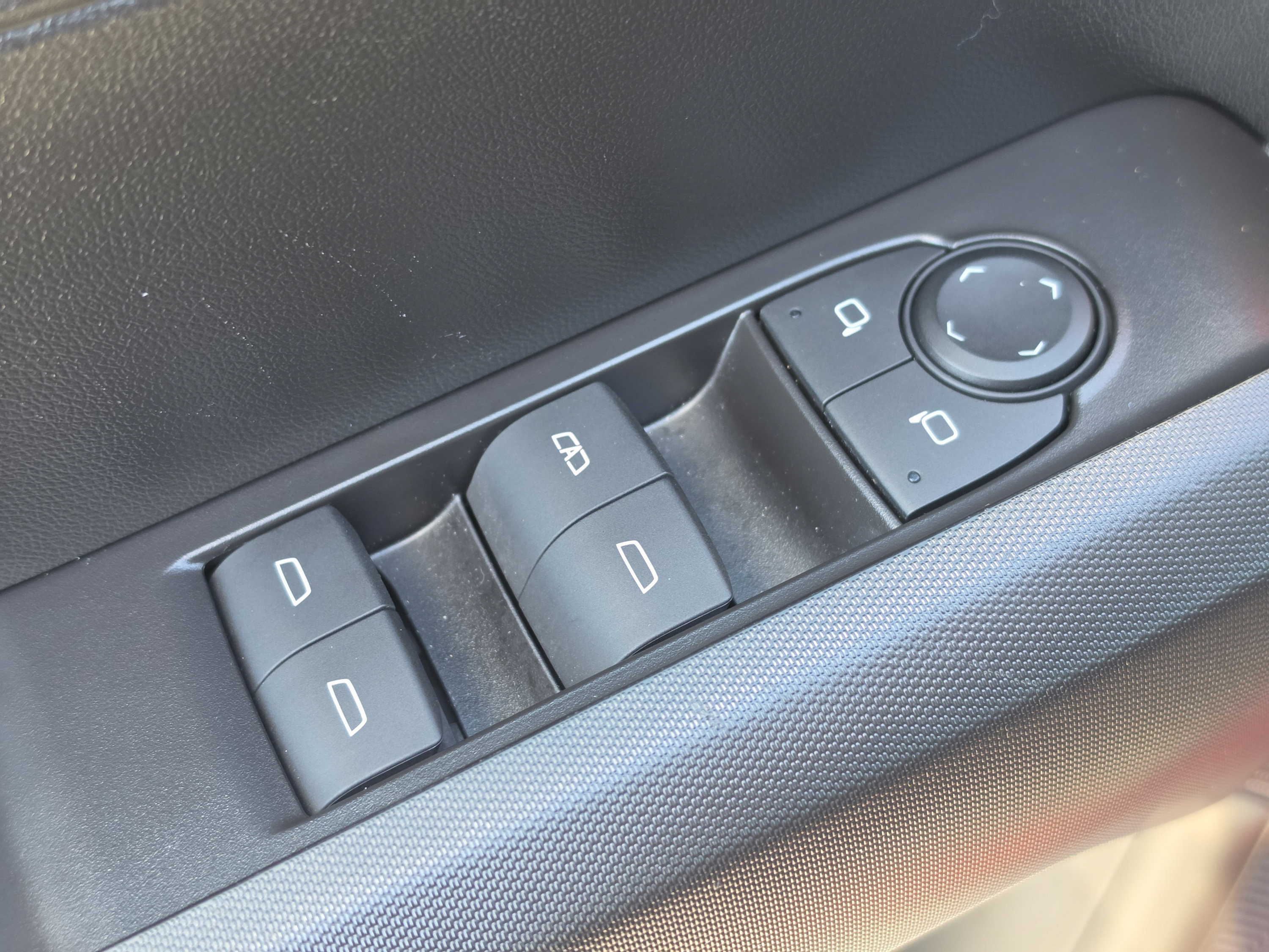 Used 2024 Chevrolet Colorado Trail Boss w/ Technology Package AWD/4WD image 23
