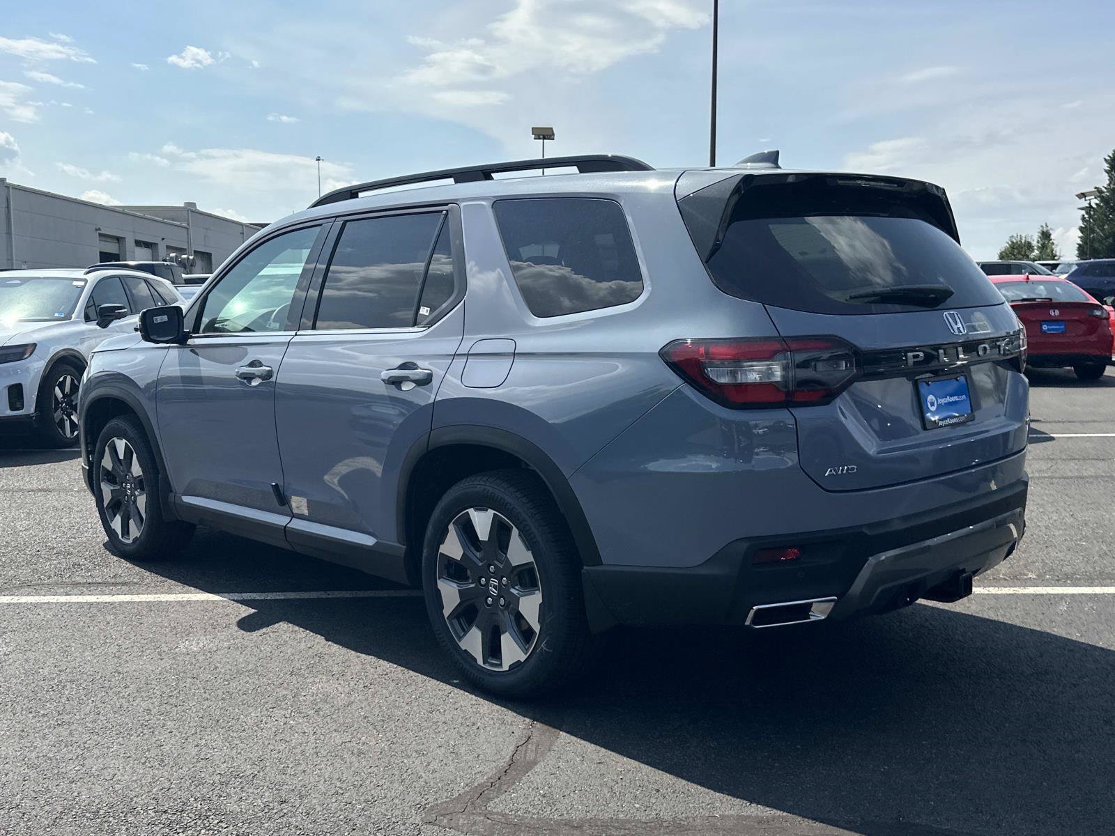 New 2026 Honda Pilot Touring image 3