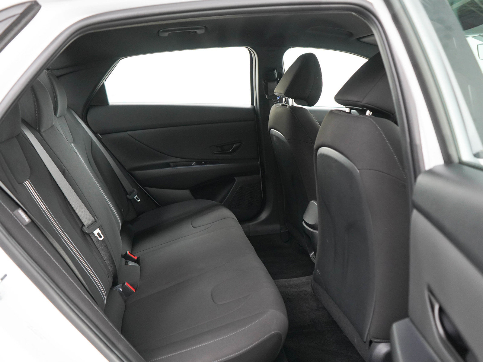 Certified 2025 Hyundai Elantra Sport FWD image 11