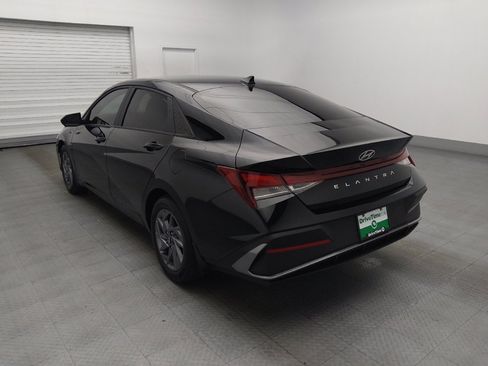 Used 2024 Hyundai Elantra SEL FWD image 5
