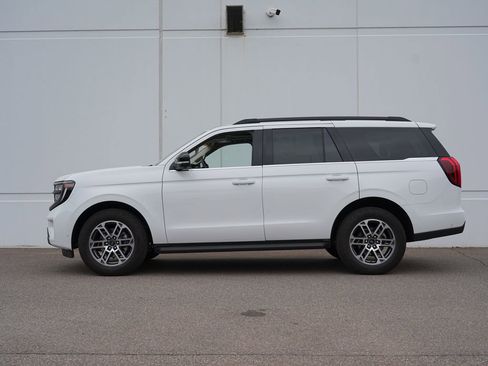 Used 2025 Ford Expedition Active AWD/4WD image 6