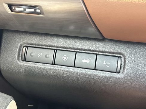 Used 2025 Nissan Pathfinder Platinum w/ Cargo Package FWD image 29