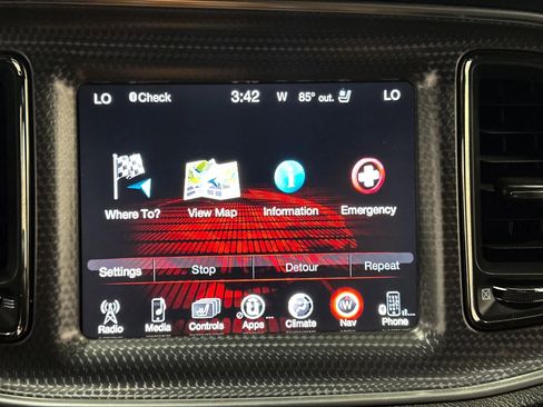 Used 2016 Dodge Challenger SRT Hellcat image 31