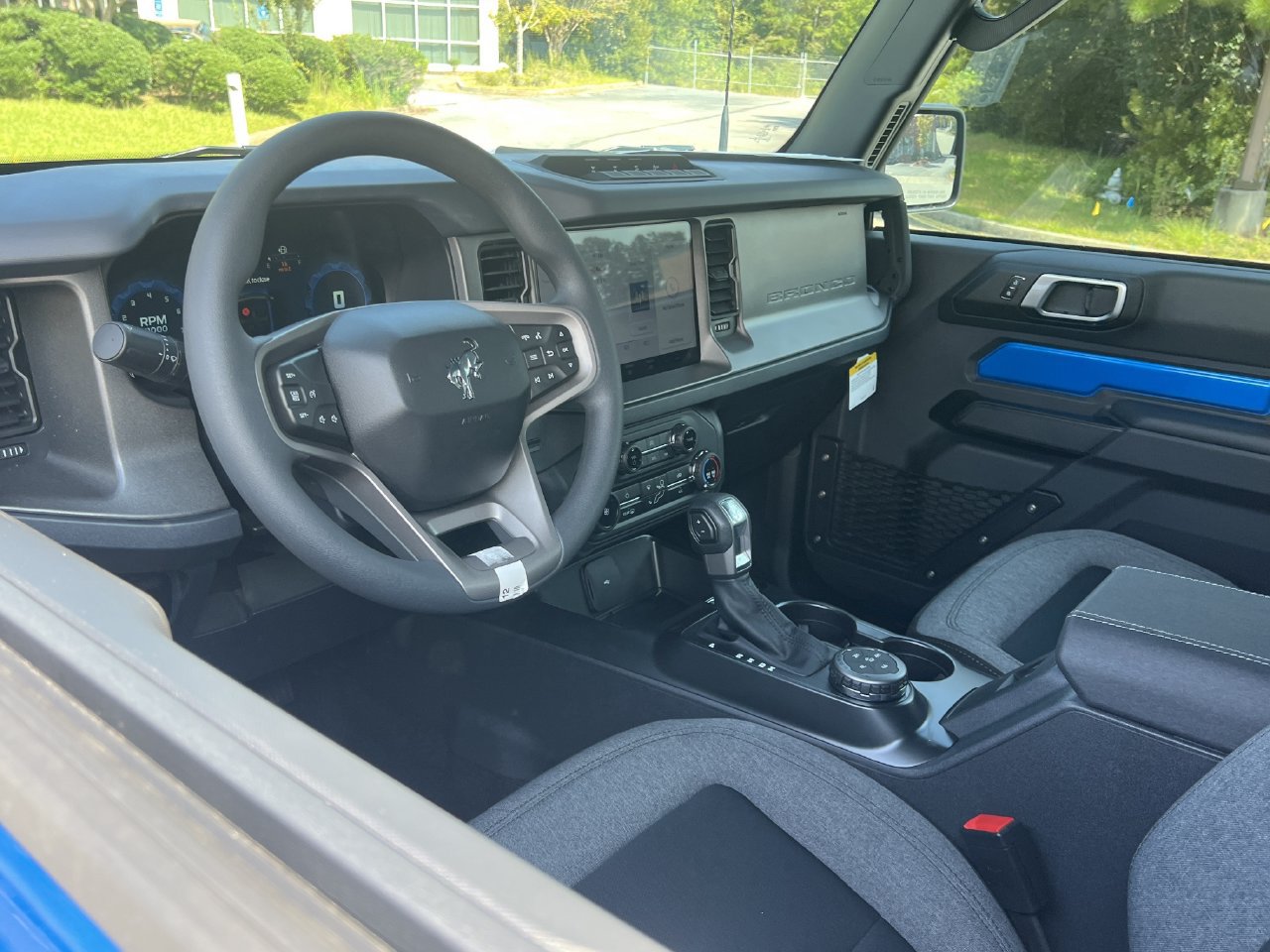 New 2026 Ford Bronco 2-Door w/ Sasquatch Package AWD/4WD image 2