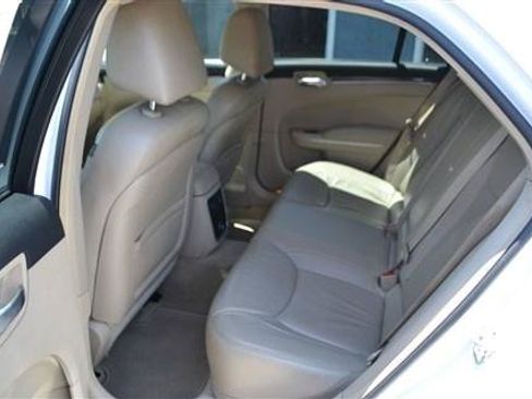 Used 2013 Chrysler 300 AWD w/ Driver Convenience Group image 18
