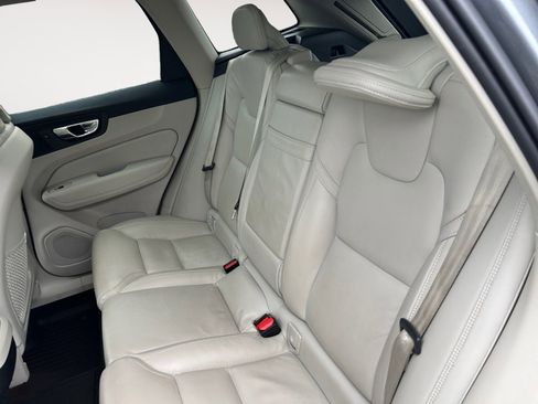 Used 2021 Volvo XC60 T5 Inscription w/ Advanced Package FWD image 13