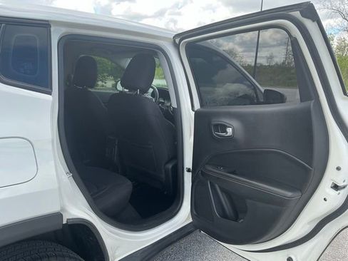Used 2018 Jeep Compass Sport AWD/4WD image 18